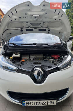 Хэтчбек Renault Zoe 2013 в 