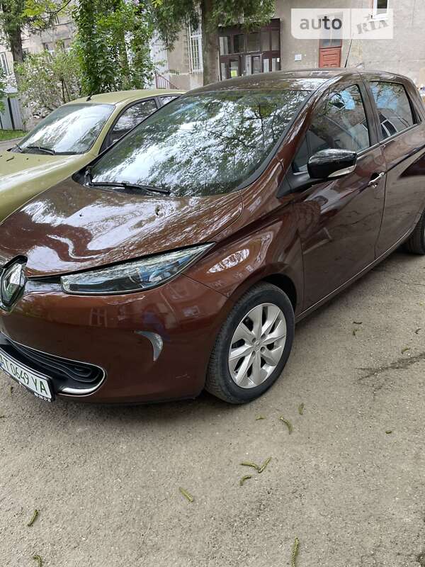 Хэтчбек Renault Zoe 2015 в Ивано-Франковске