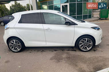 Хэтчбек Renault Zoe 2016 в 