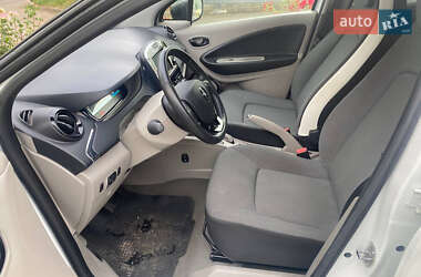 Хэтчбек Renault Zoe 2016 в 