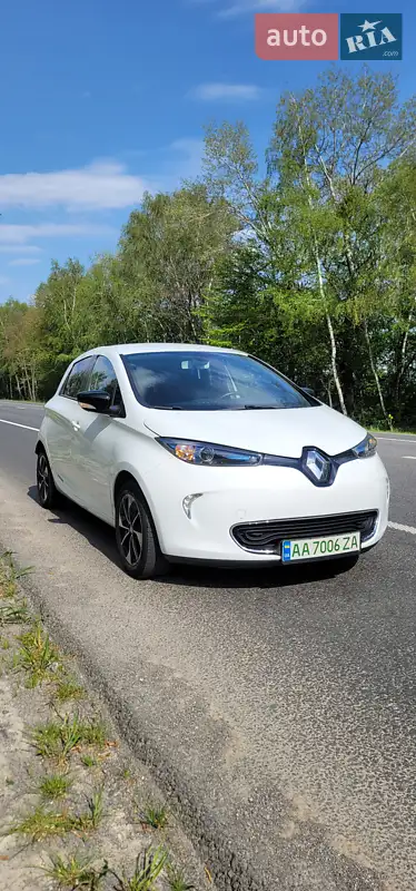 Хэтчбек Renault Zoe 2018 в 