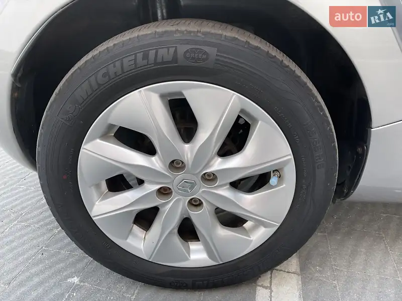 Renault Zoe 2015 VIN VF1AGVYA052494195 фото оголошення 81 з 119