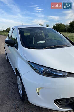 Хэтчбек Renault Zoe 2017 в 