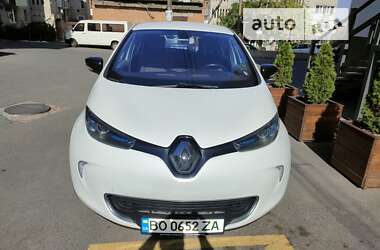 Хэтчбек Renault Zoe 2015 в 