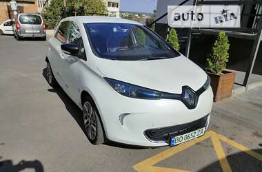 Хэтчбек Renault Zoe 2015 в 