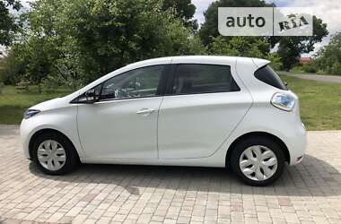 Хетчбек Renault Zoe 2016 в 