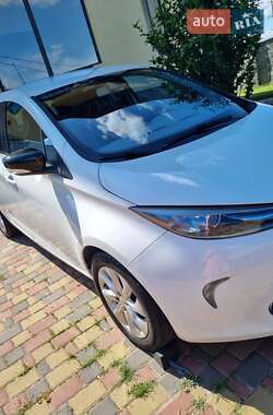 Хэтчбек Renault Zoe 2013 в 