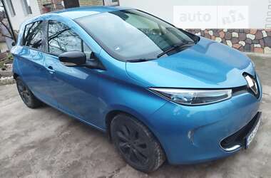 Хэтчбек Renault Zoe 2017 в 