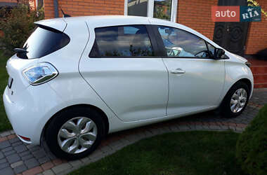 Хэтчбек Renault Zoe 2015 в 
