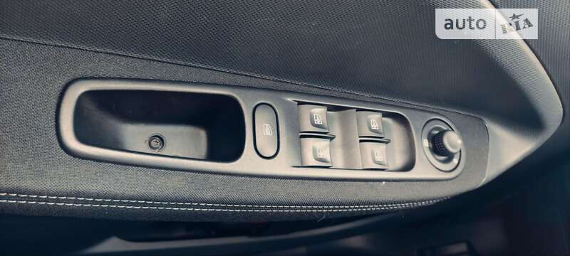 Хэтчбек Renault Zoe 2018 в Киеве