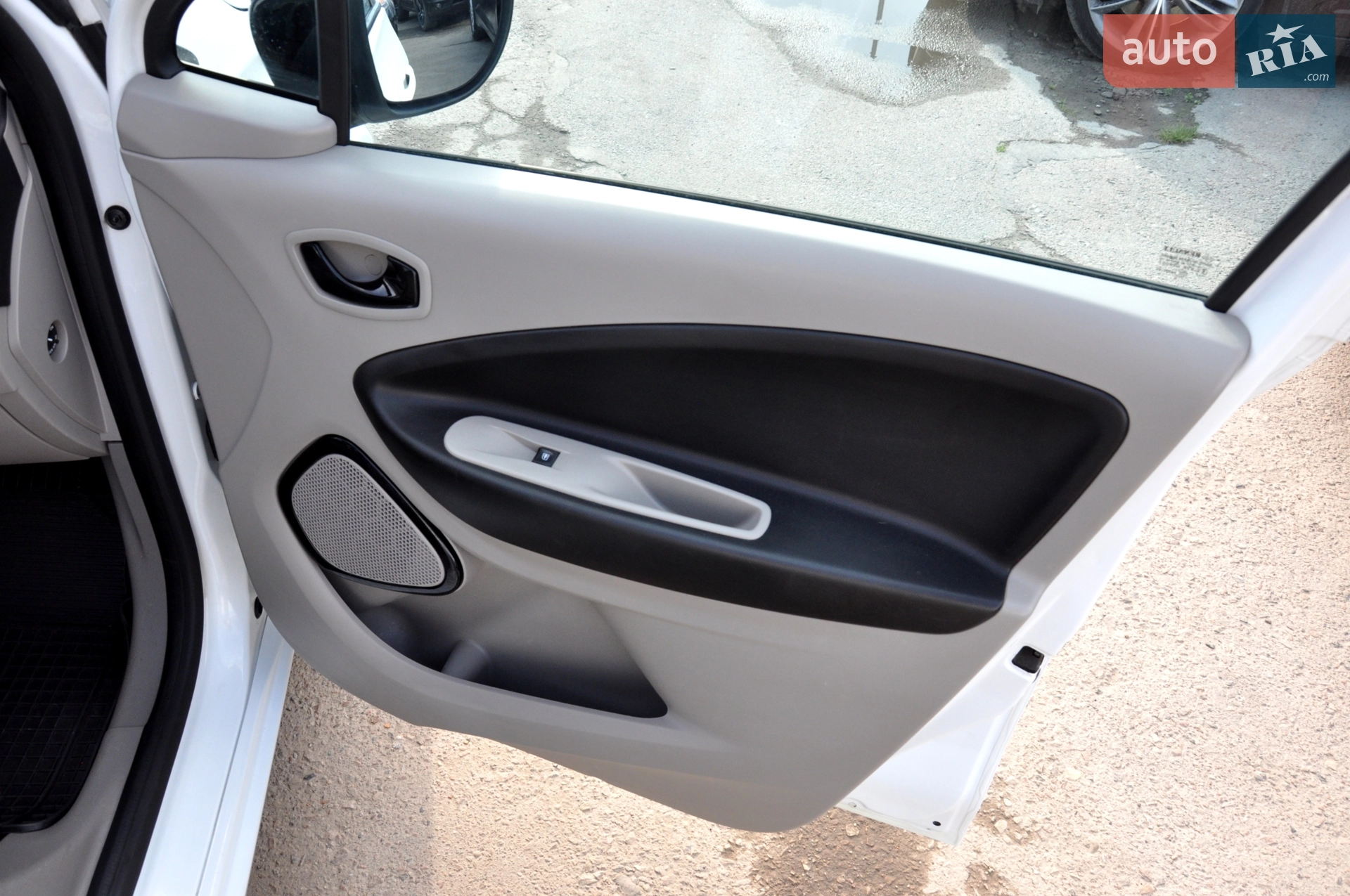 2015 Renault ZOE - мініатюра 12