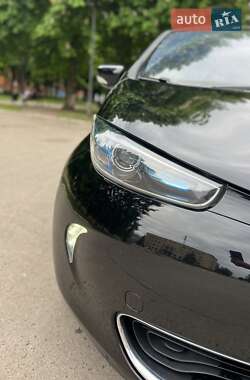 Хэтчбек Renault Zoe 2015 в 