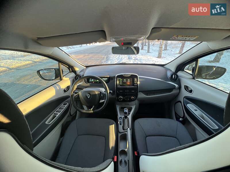 Хэтчбек Renault Zoe 2015 в Краснограде