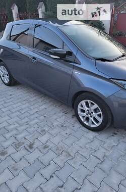 Хэтчбек Renault Zoe 2018 в 