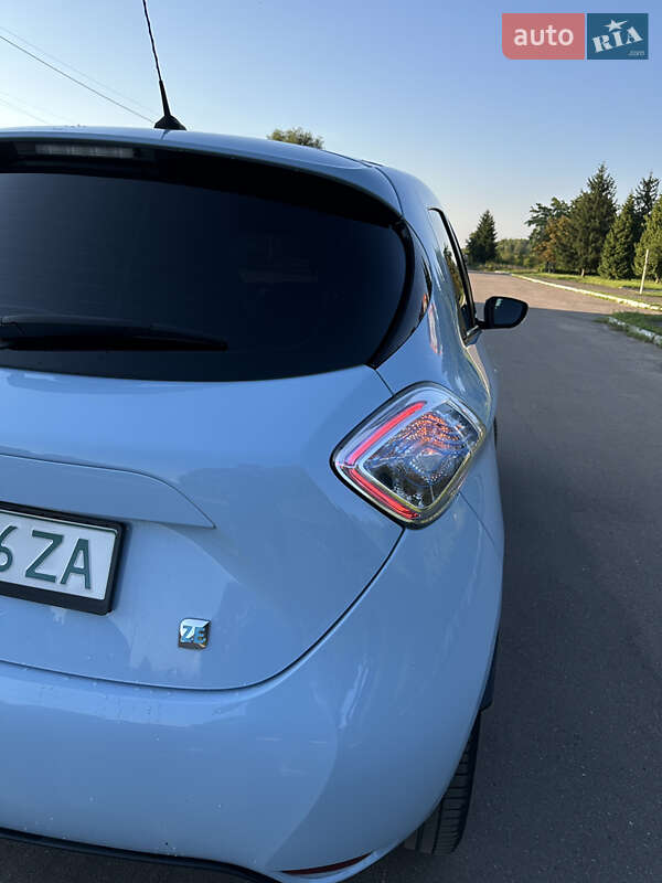 Хэтчбек Renault Zoe 2015 в Дрогобыче фото 5 Хэтчбек Renault Zoe 2015 в Дрогобыче