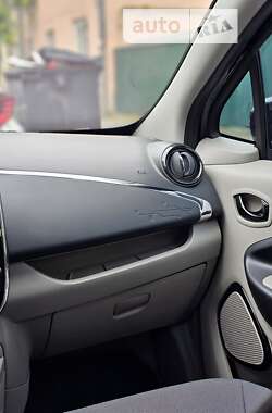 Хетчбек Renault Zoe 2015 в Чернівцях