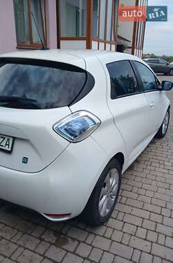 Хэтчбек Renault Zoe 2015 в 