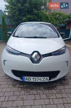 Хэтчбек Renault Zoe 2015 в 