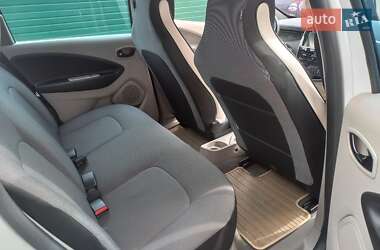 Хэтчбек Renault Zoe 2015 в 