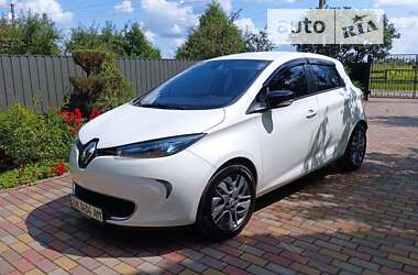 Хэтчбек Renault Zoe 2015 в Остроге