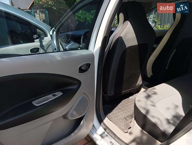 Хетчбек Renault Zoe 2015 в Острозі