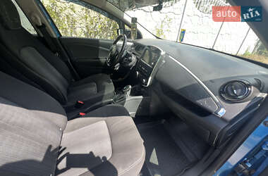 Хэтчбек Renault Zoe 2017 в 