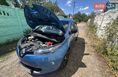 Хэтчбек Renault Zoe 2017 в 