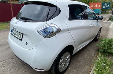 Хэтчбек Renault Zoe 2014 в 