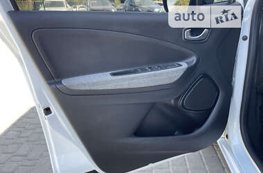 Хэтчбек Renault Zoe 2020 в 
