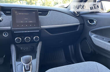 Хэтчбек Renault Zoe 2020 в 