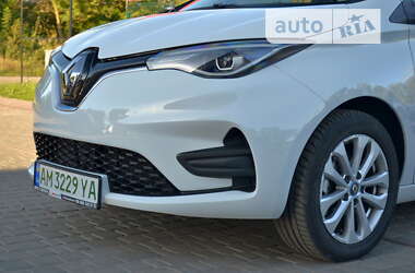 Хэтчбек Renault Zoe 2020 в 