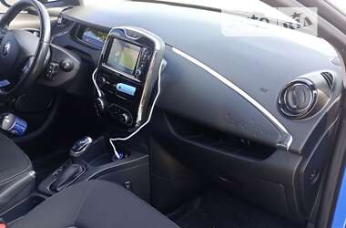 Хэтчбек Renault Zoe 2017 в 