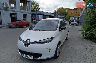Хетчбек Renault Zoe 2015 в 