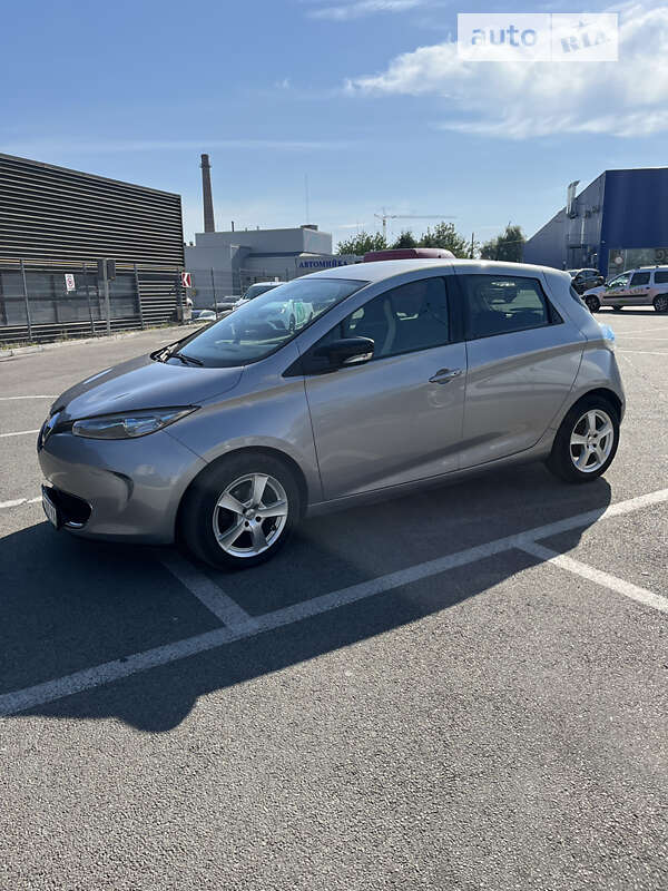 Хэтчбек Renault Zoe 2016 в Львове