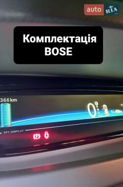 Хэтчбек Renault Zoe 2017 в 
