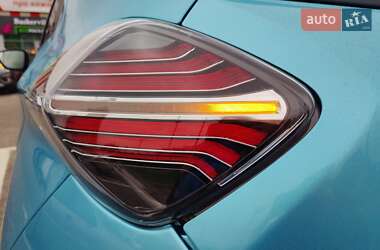 Хэтчбек Renault Zoe 2019 в 
