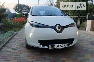 Хэтчбек Renault Zoe 2015 в Остроге