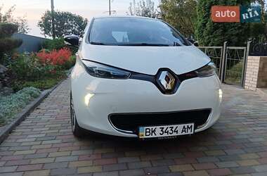 Хетчбек Renault Zoe 2015 в 