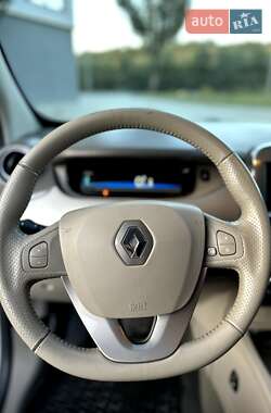 Хетчбек Renault Zoe 2017 в 