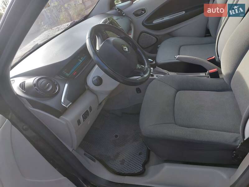 Хэтчбек Renault Zoe 2015 в Житомире
