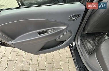 Хэтчбек Renault Zoe 2016 в 