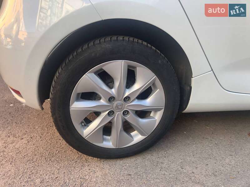 Хетчбек Renault Zoe 2013 в Рівному