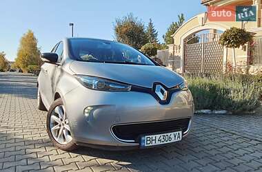 Хэтчбек Renault Zoe 2015 в 