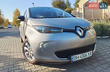 Хэтчбек Renault Zoe 2015 в 