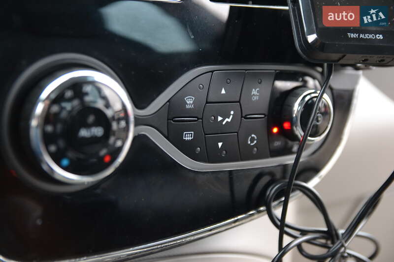 Хэтчбек Renault Zoe 2015 в Луцке
