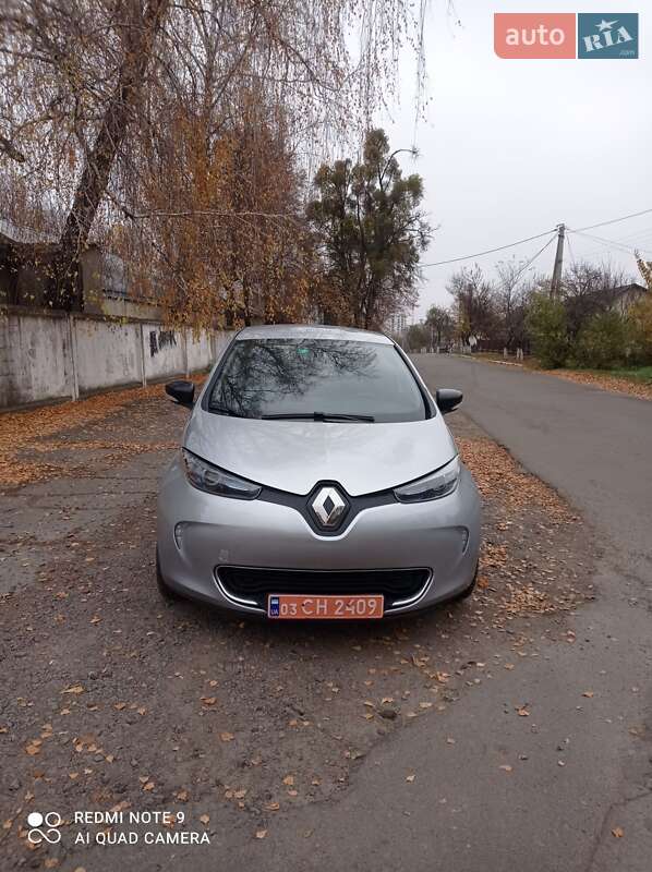 Хэтчбек Renault Zoe 2019 в 