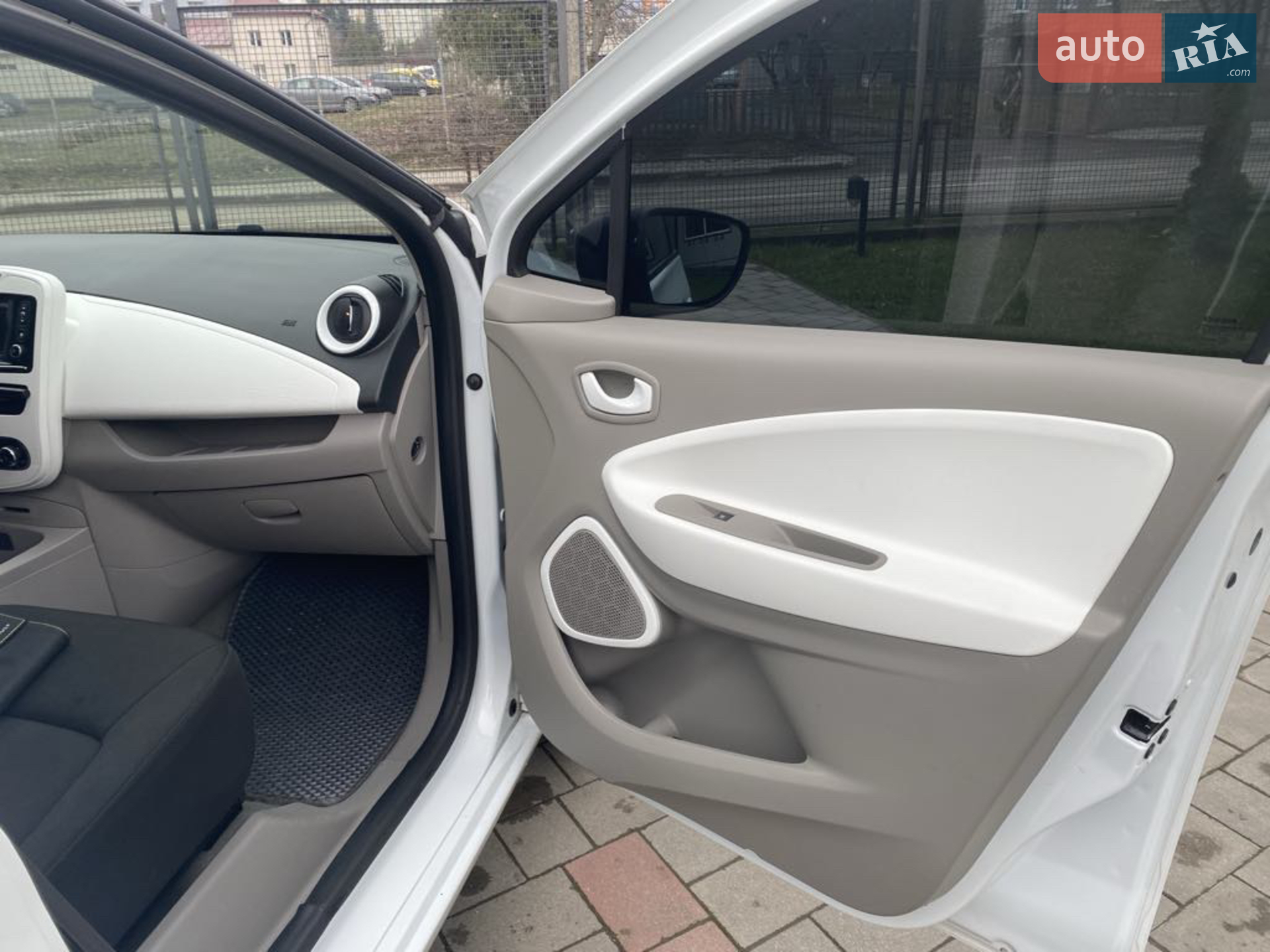 2017 Renault ZOE - мініатюра 13