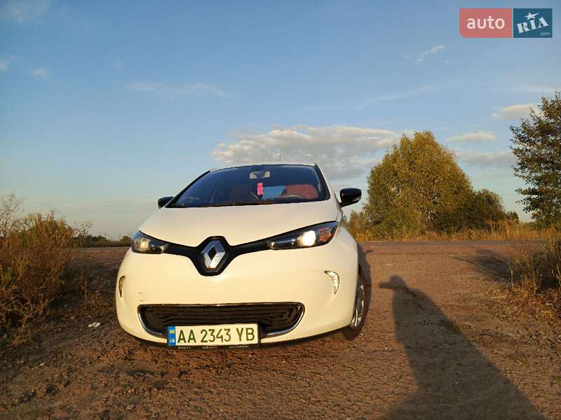 Хэтчбек Renault Zoe 2015 в Киеве
