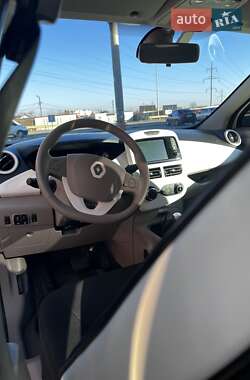 Хэтчбек Renault Zoe 2017 в 