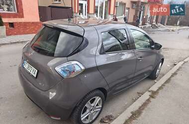 Хэтчбек Renault Zoe 2017 в 